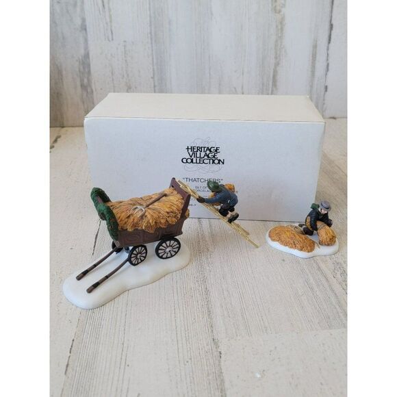 Dept 56 58297 Thatchers Heritage village collection accessory xmas set - Picture 1 of 9